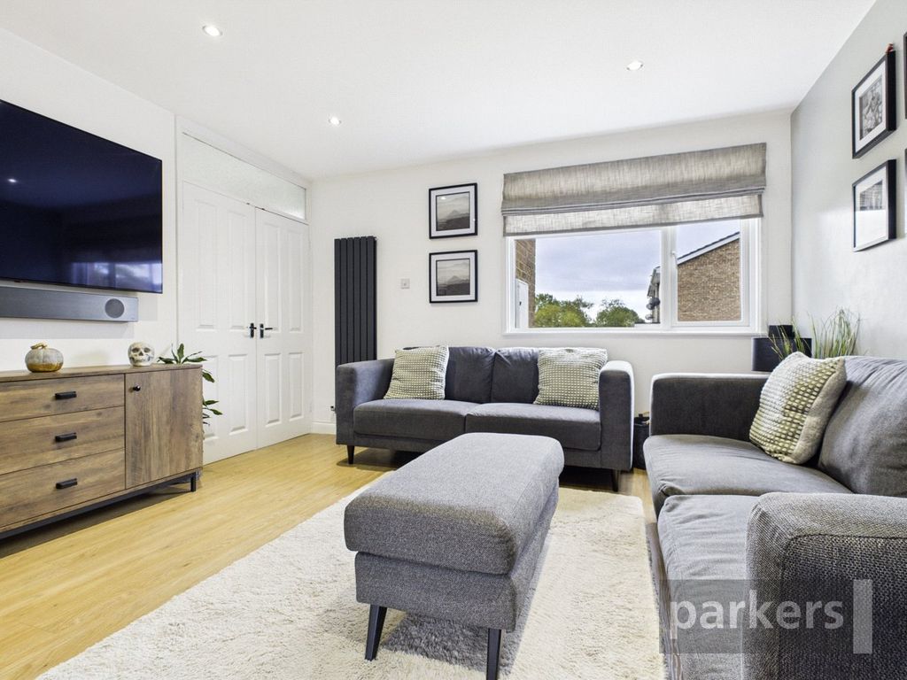 Property photo 3 of 25 Living Room