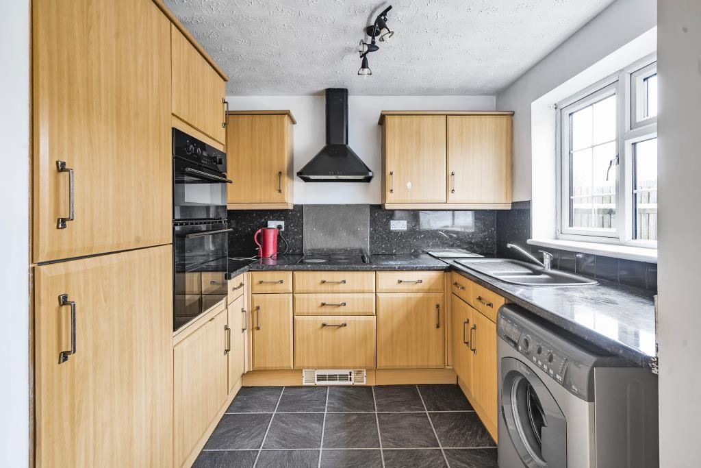 Property photo 2 of 11 Kitchen