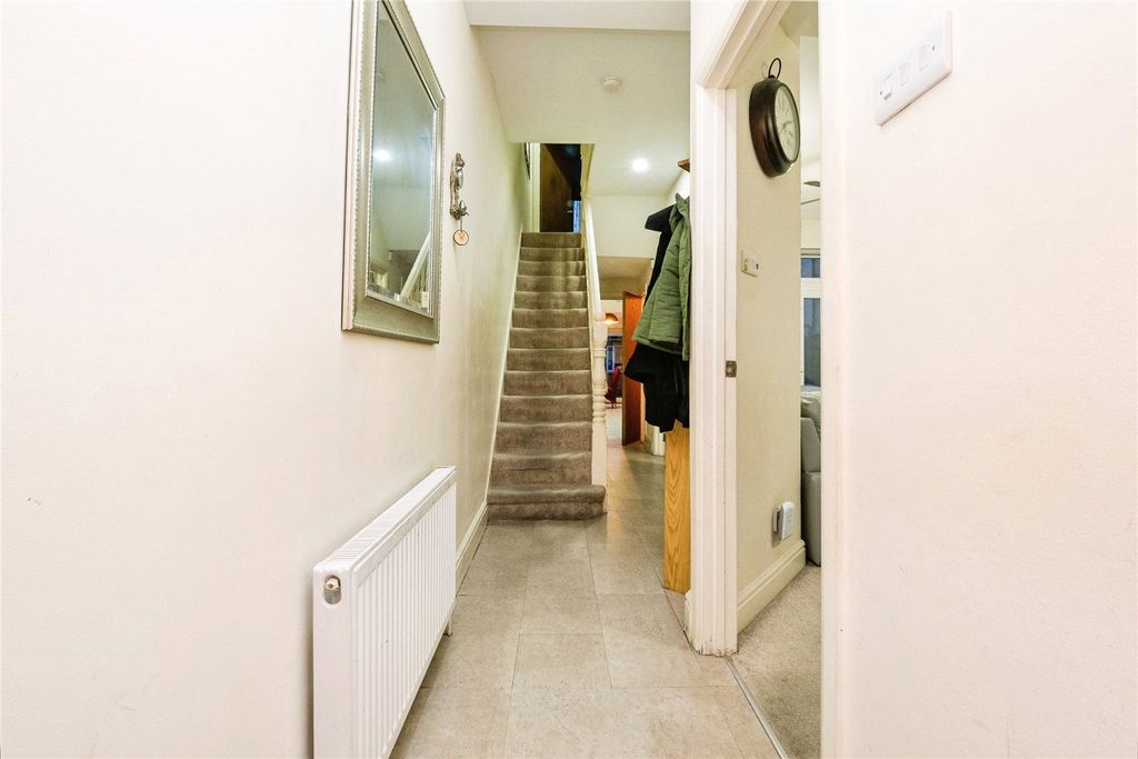 Property photo 2 of 39 Picture No. 36