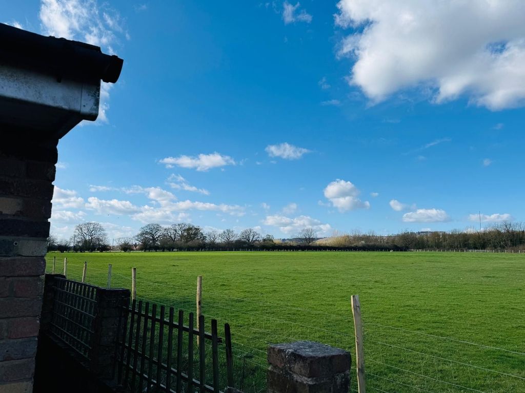 Property photo 2 of 3