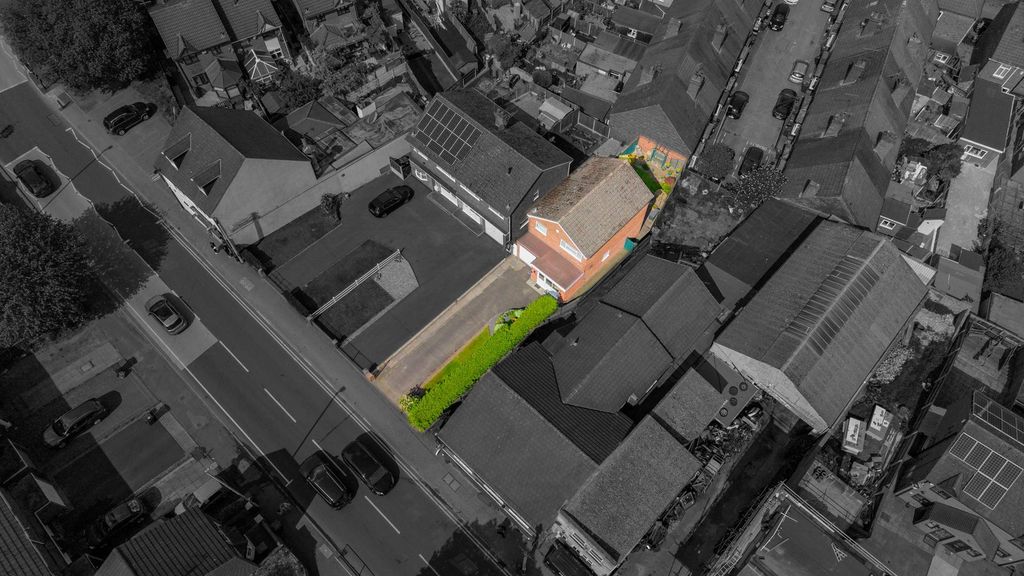 Property photo 3 of 38