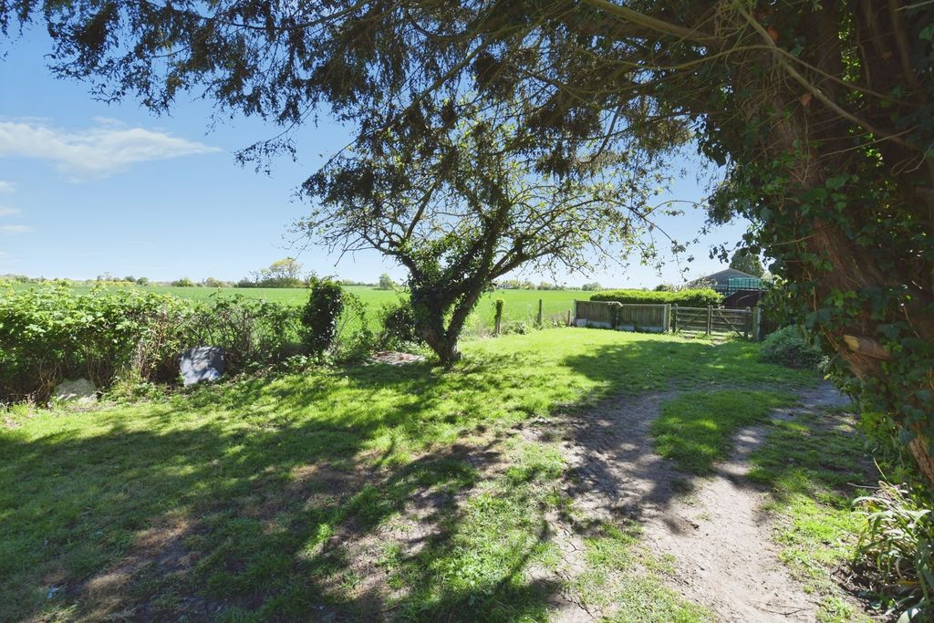 Property photo 3 of 27 Pbox-Img.Jpg
