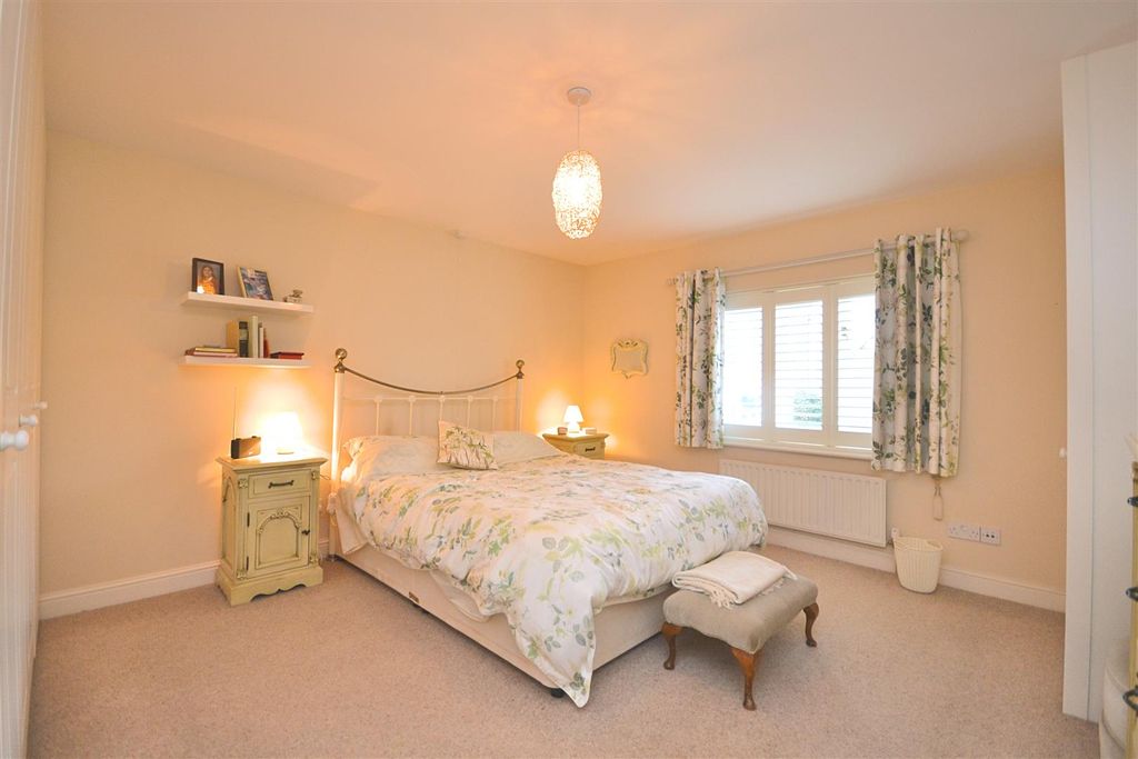 Property photo 2 of 16 0002 (2).Png