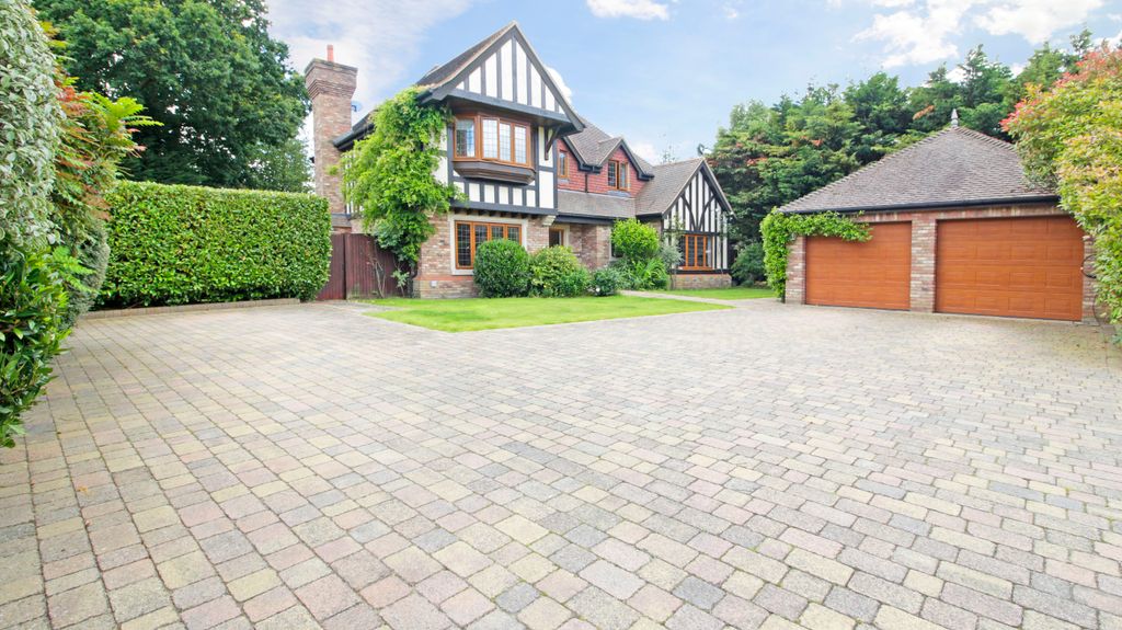 Property photo 2 of 29