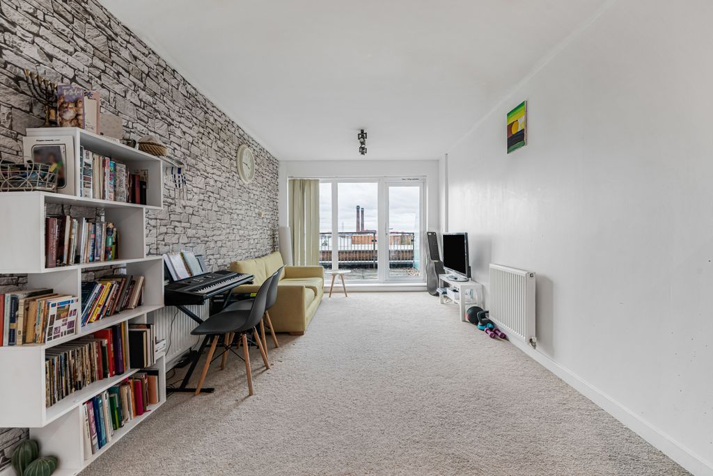 Property photo 2 of 20 10_67355