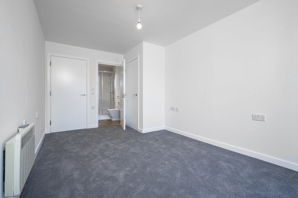 Property photo 3 of 25