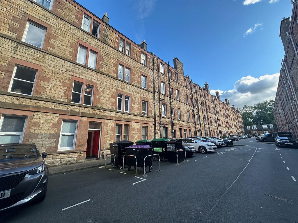 Property photo 2 of 8