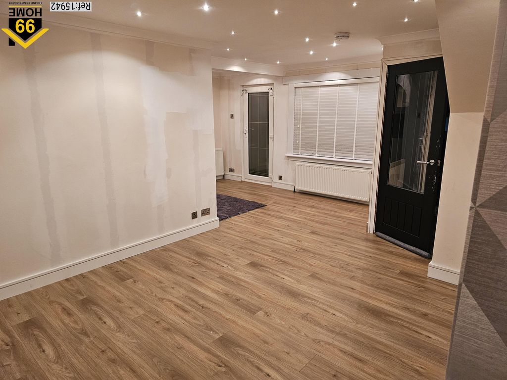 Property photo 2 of 17 Photo 1