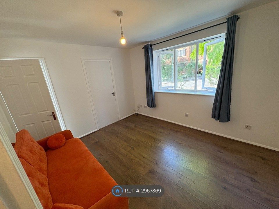 Property photo 2 of 7 Living Room