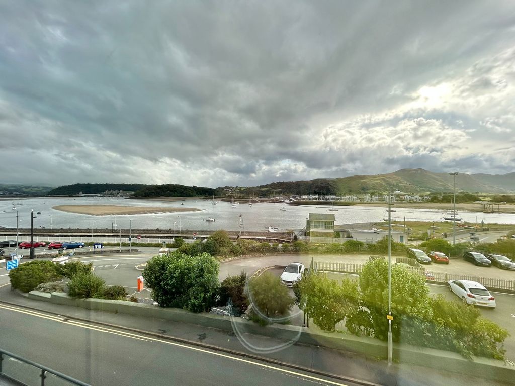 Additional image 2 of 2 bed flat for saleStation Road, Deganwy, Conwy LL31