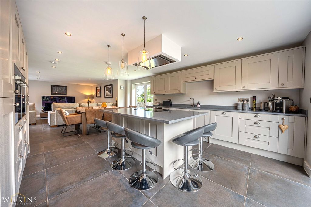 Property photo 3 of 57 Picture No. 22