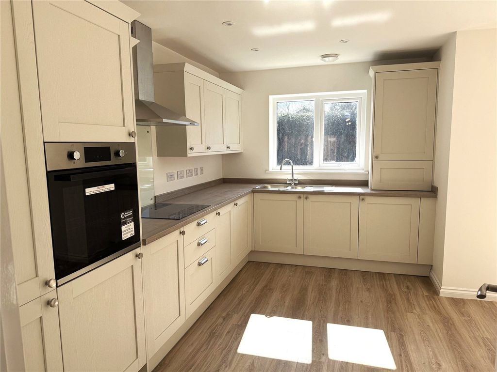 Property photo 3 of 11 Picture No. 28