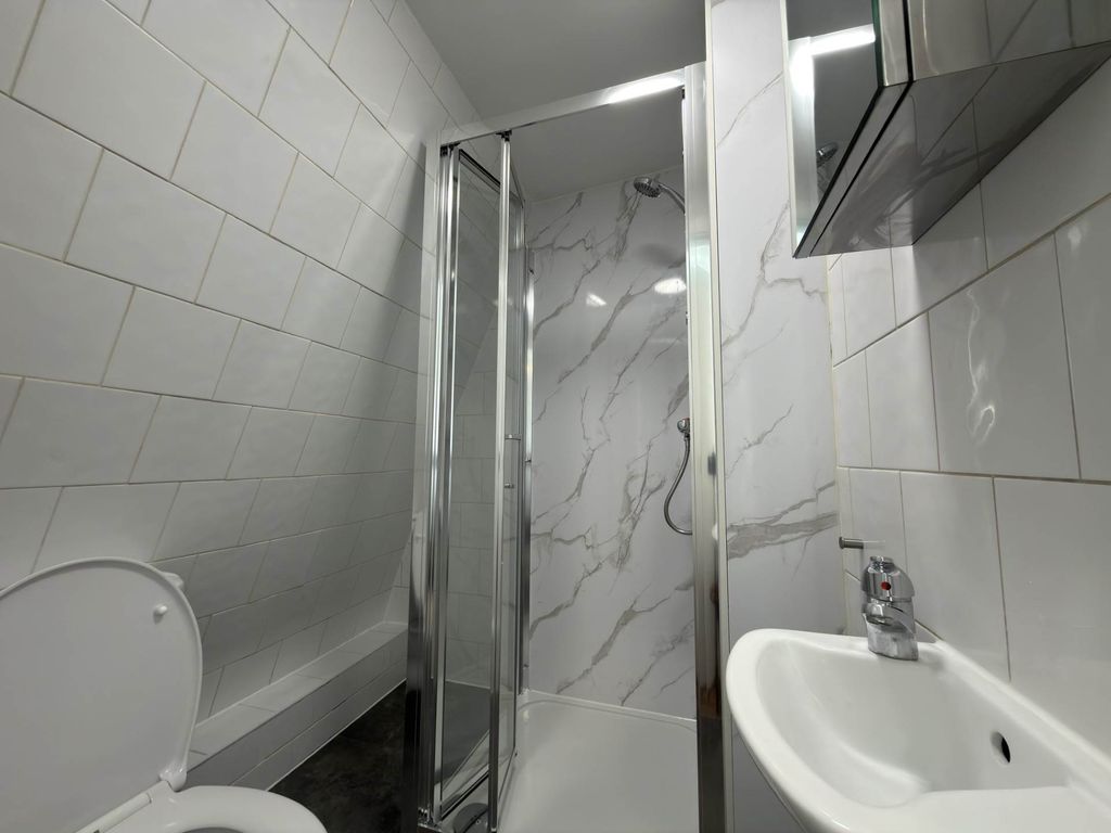 Property photo 3 of 3