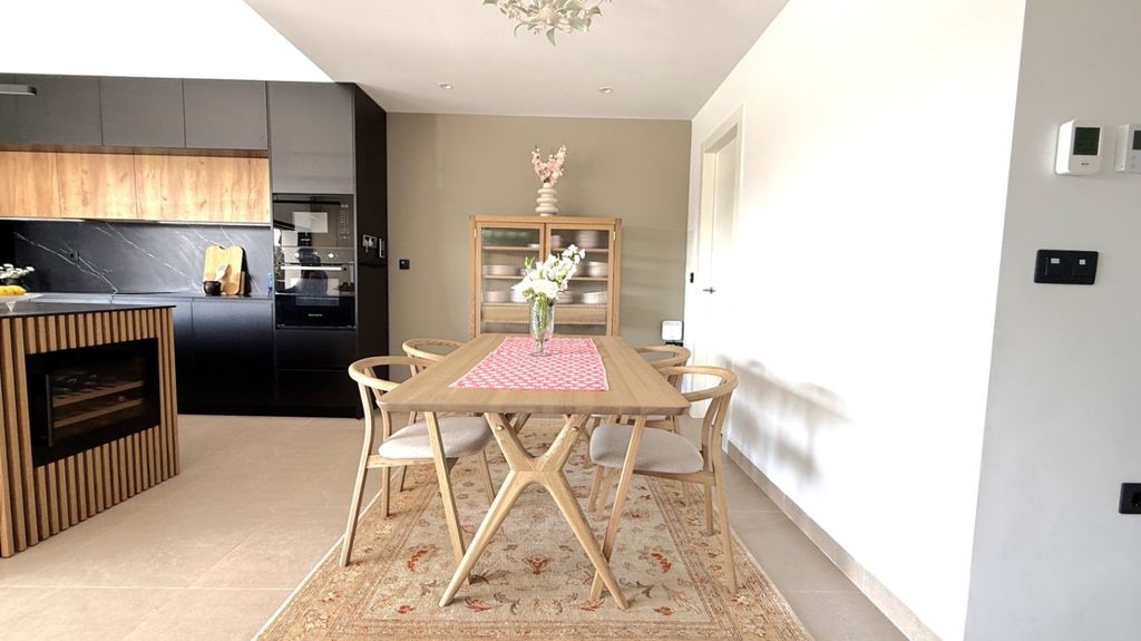 Property photo 3 of 30