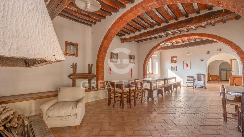 Property photo 2 of 43 Interiors