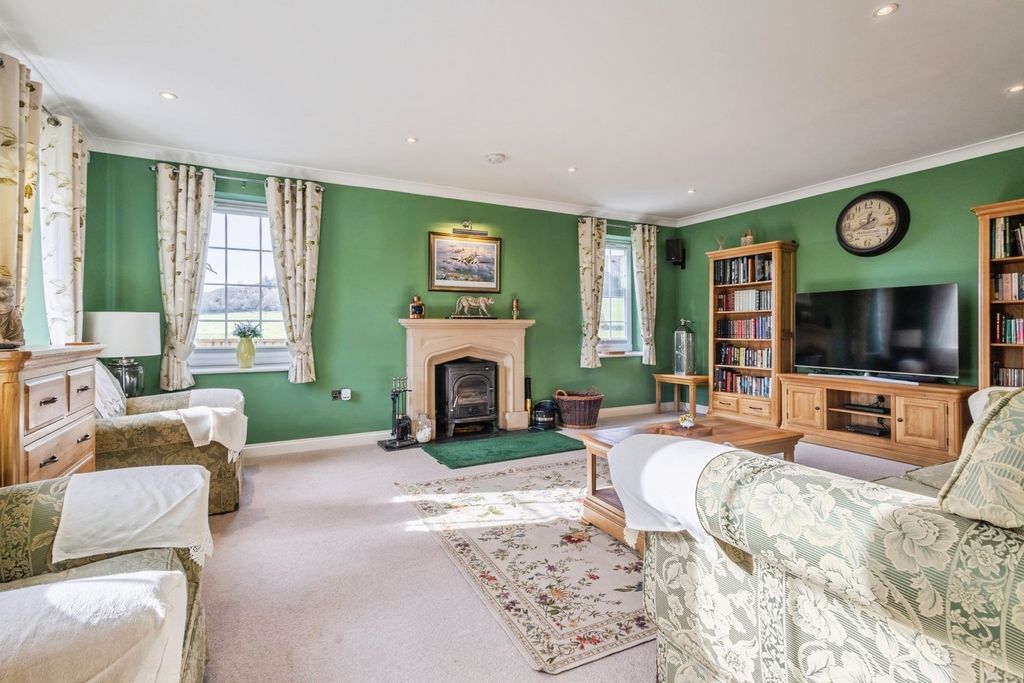 Property photo 3 of 46