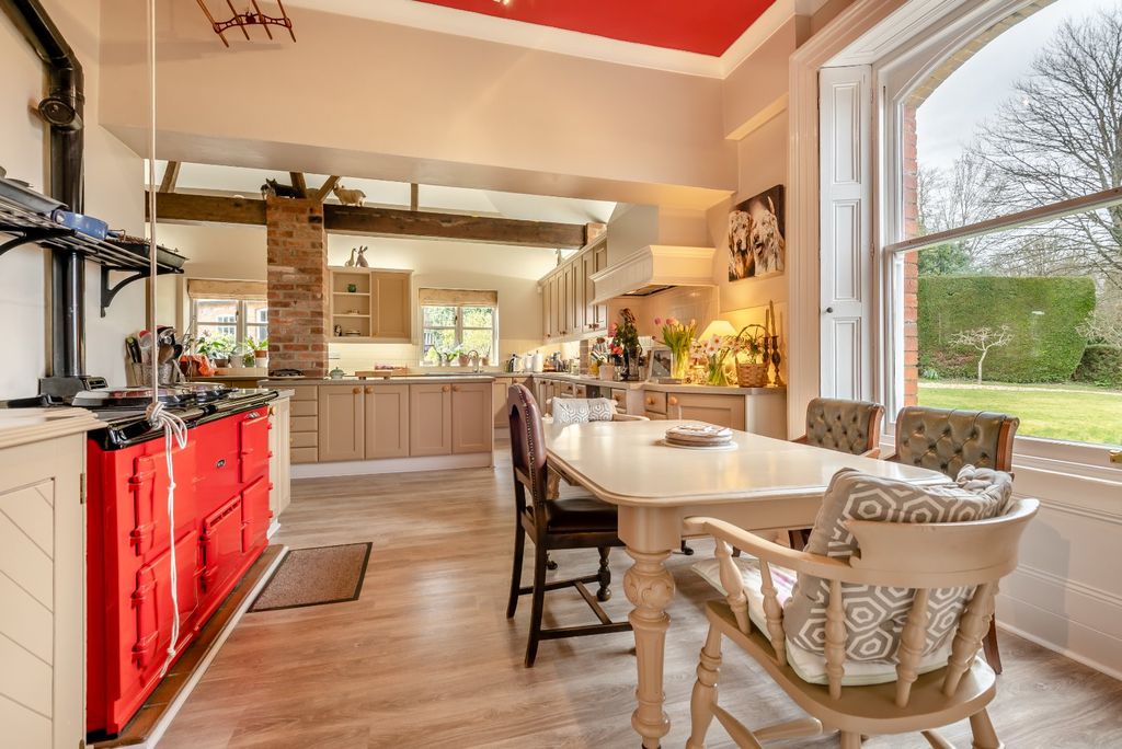 Property photo 3 of 18 Kitchen/B'fast Room