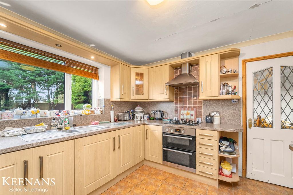 Property photo 3 of 32 3.Jpg