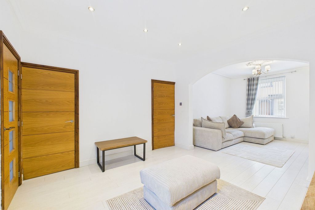 Property photo 3 of 30