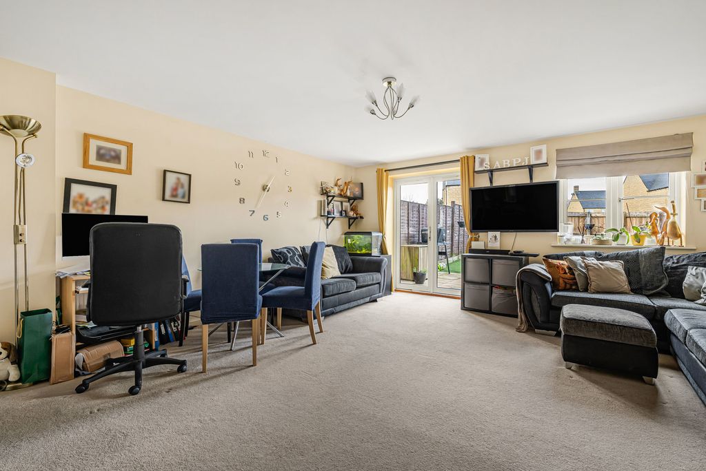 Property photo 3 of 15 Sitting Room