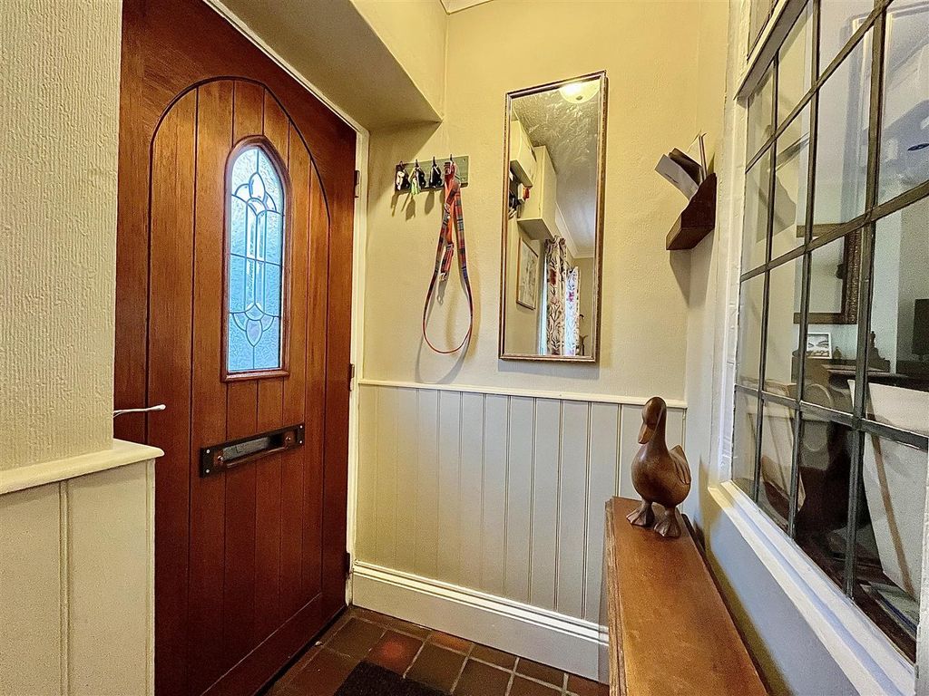 Property photo 3 of 32