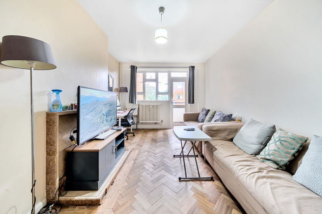 Property photo 3 of 14 1360108-8-68Fccf9...