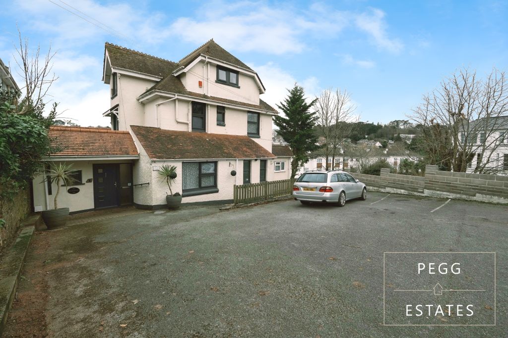 Property photo 1 of 41