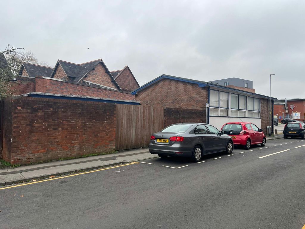 Property photo 3 of 9 2.Jpg