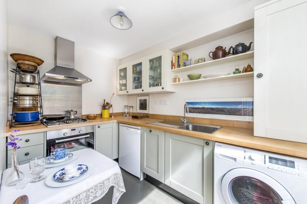 Property photo 1 of 11 Kitchen