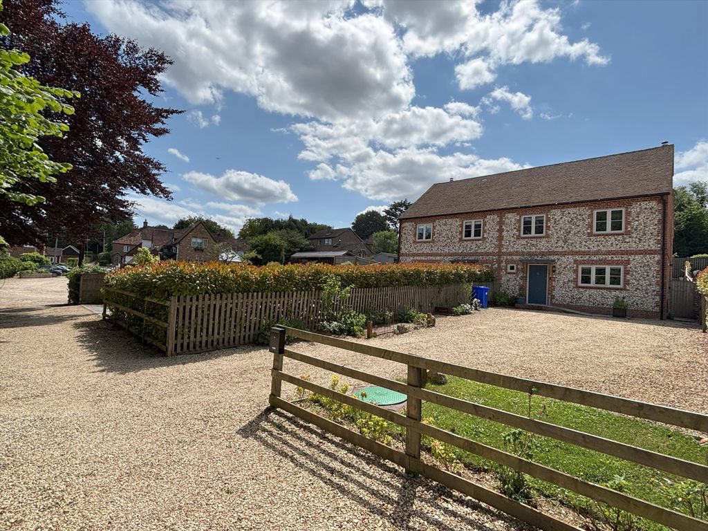 Property photo 1 of 19 Image