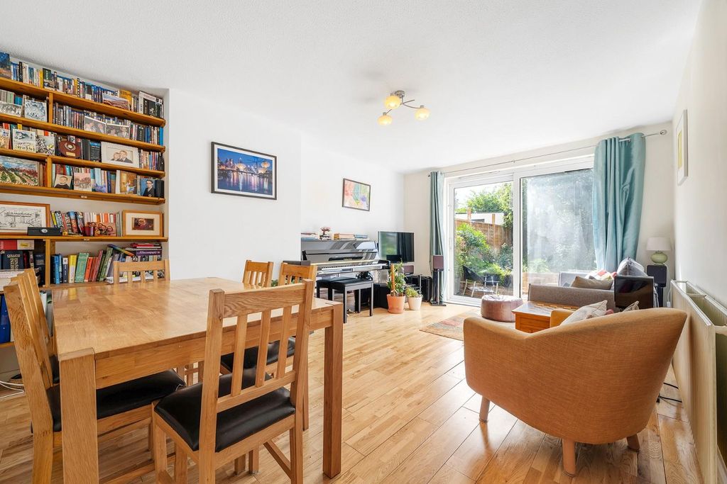 Property photo 1 of 15 Reception Room (2)