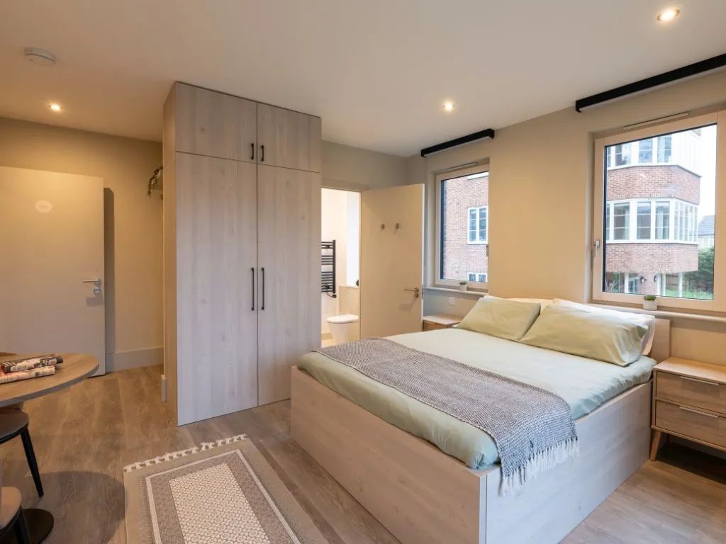 Property photo 2 of 17 En-Suite Room