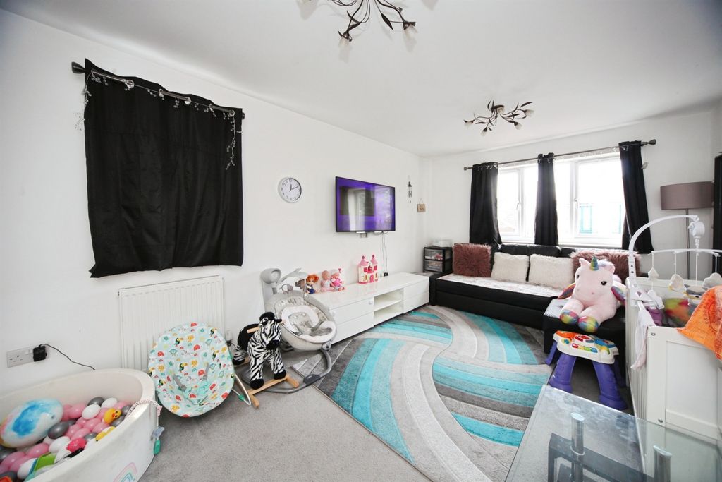 Property photo 2 of 5