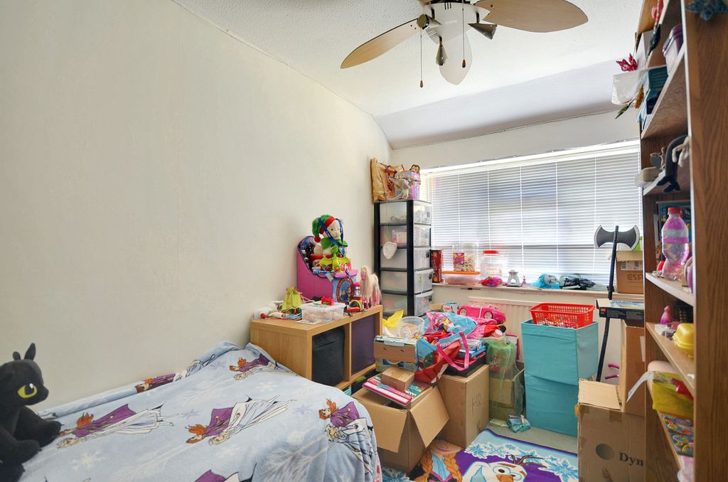 Property photo 3 of 11 {"Order_Id": "638577897763320253", "Image_Id": "F1d297ce-681F-4A1E-9399-A530A415F811"}