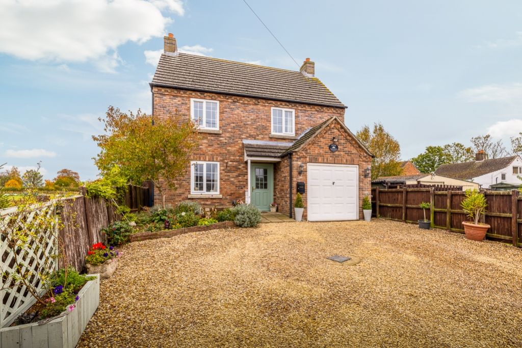 Property photo 1 of 28 Daisy Cottage (Boston)-6