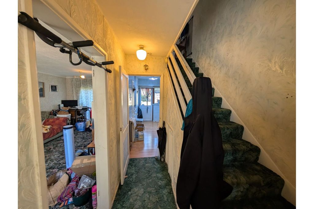 Property photo 2 of 32 Hallway