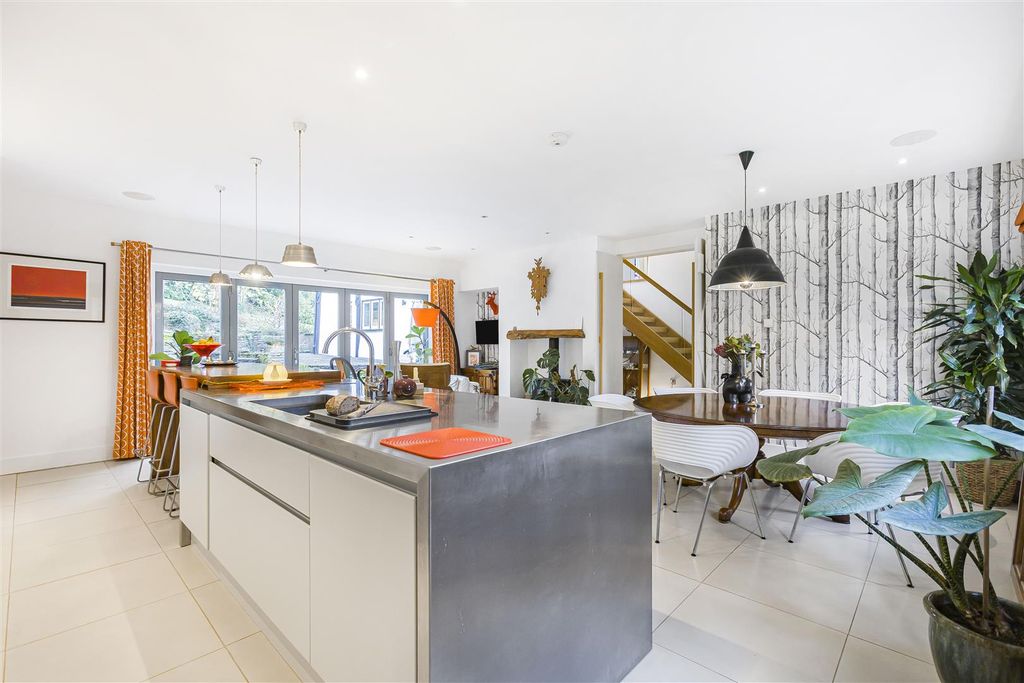 Property photo 1 of 50 80_41182.Jpg