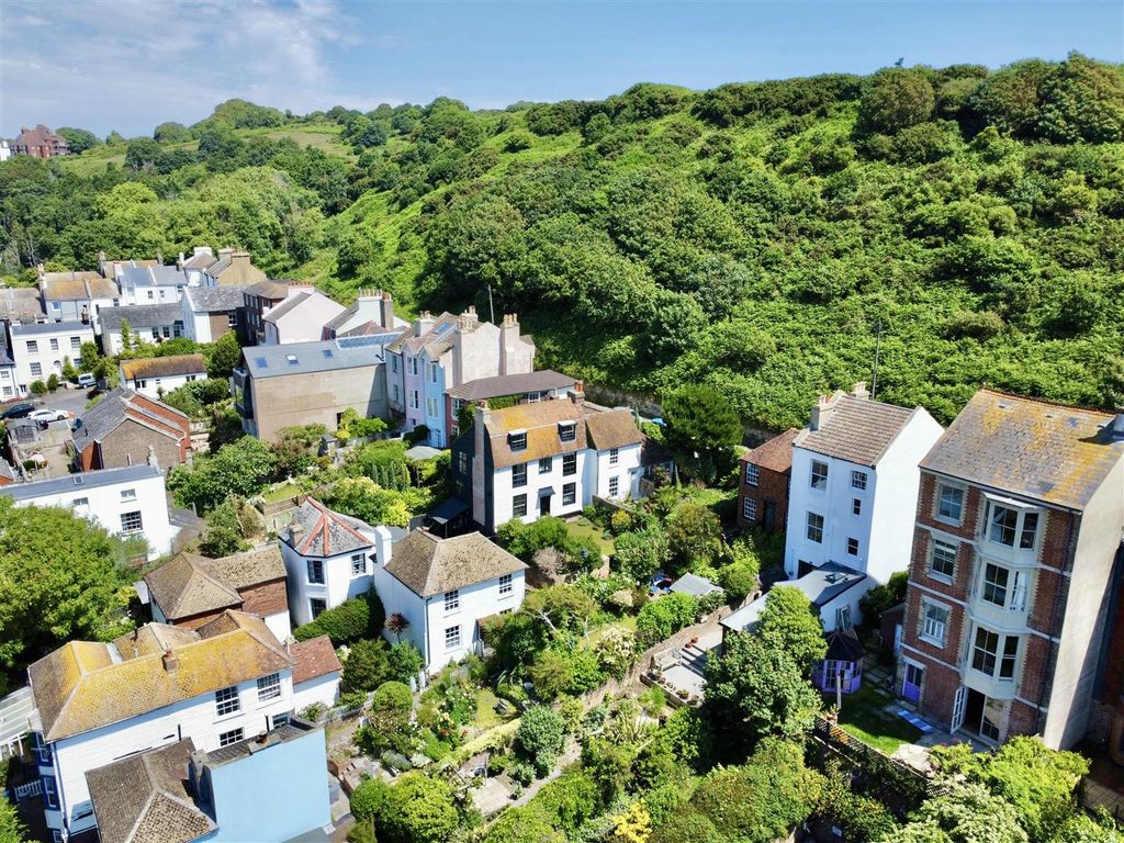 Property photo 1 of 30