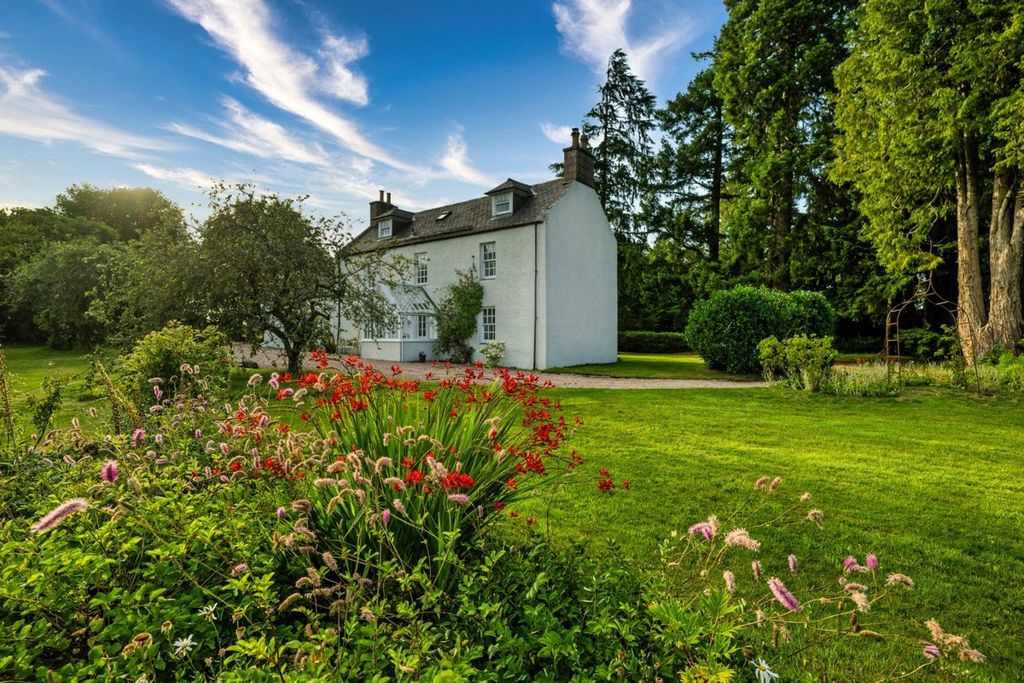 Property photo 1 of 14 Garden Elevation