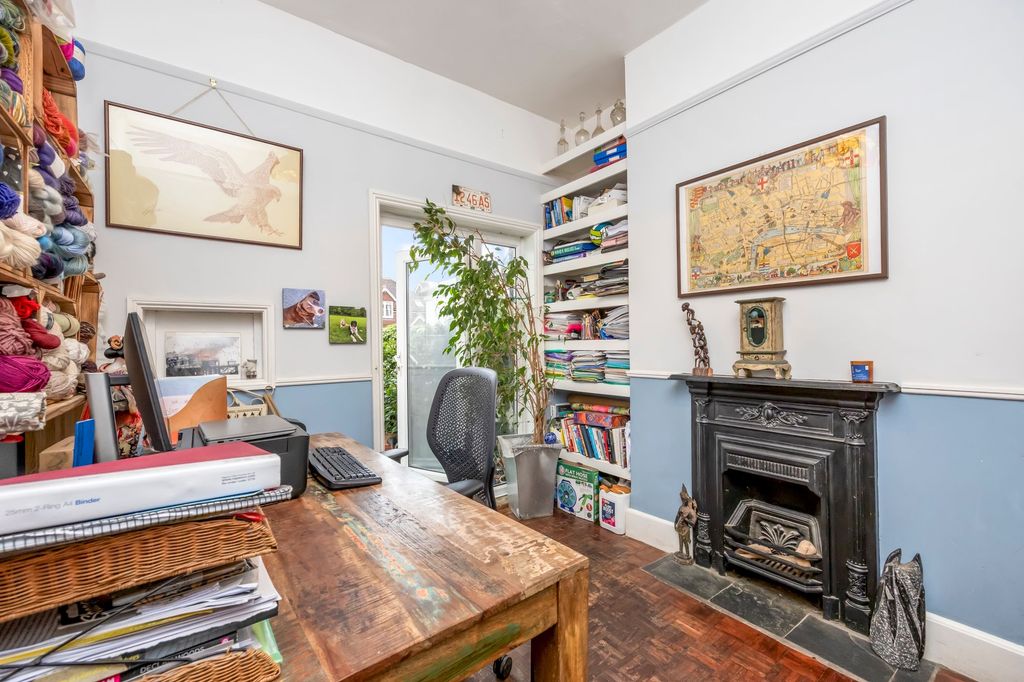 Property photo 3 of 21