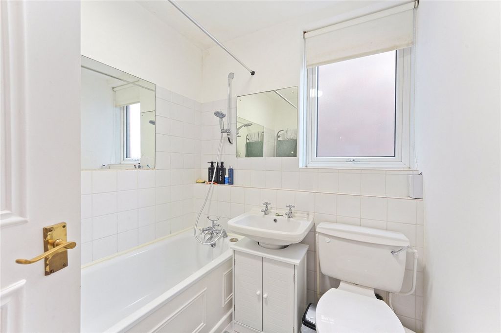 Property photo 3 of 8 Bathroom