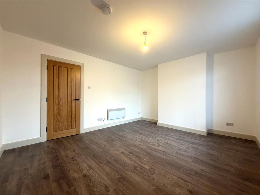 Property photo 3 of 10 Reception