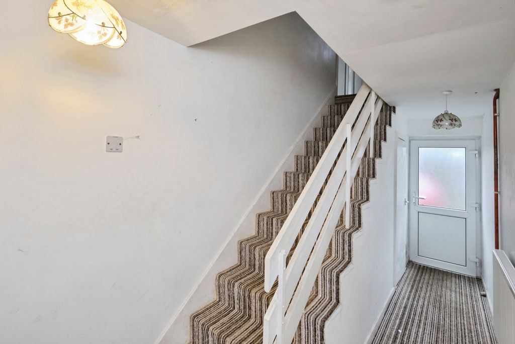 Property photo 3 of 19 Pbox-Img.Jpg