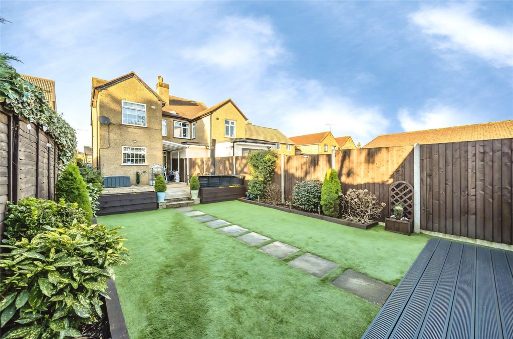 Property photo 2 of 21 Picture No. 27