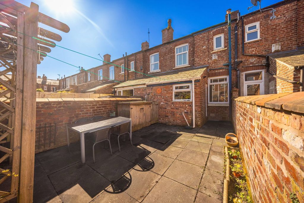 Property photo 2 of 22