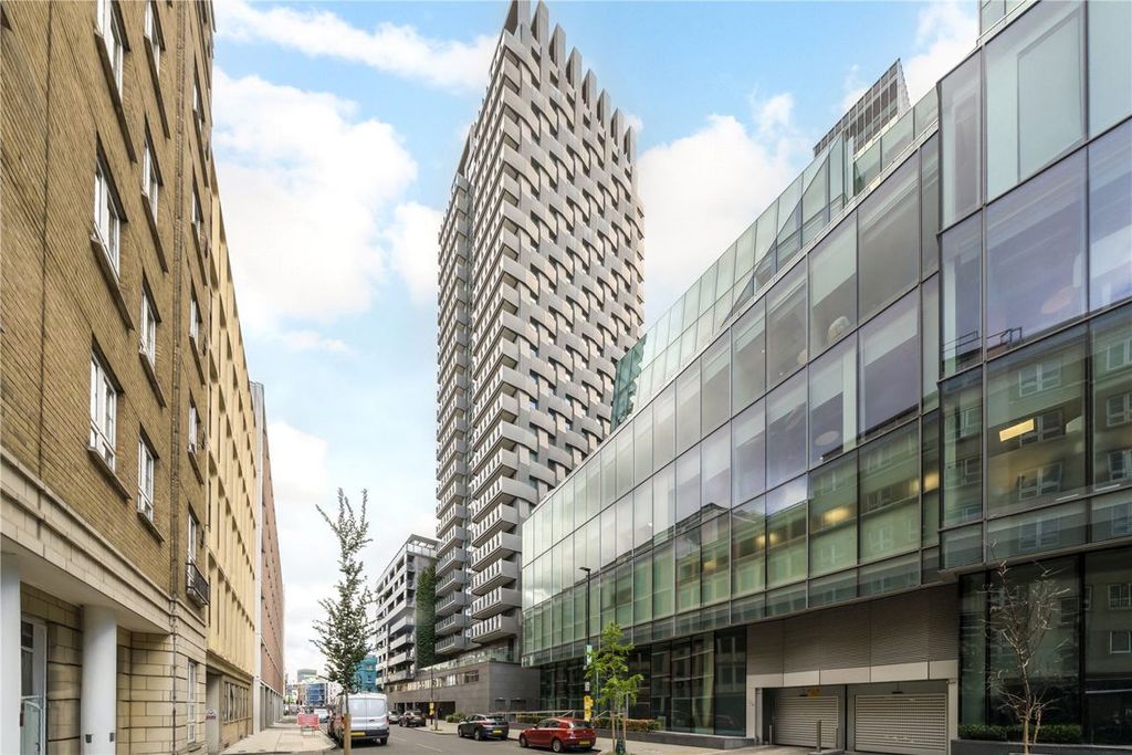 Property photo 2 of 8