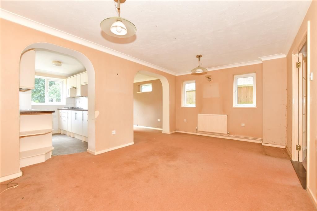 Property photo 3 of 10 Dining Area
