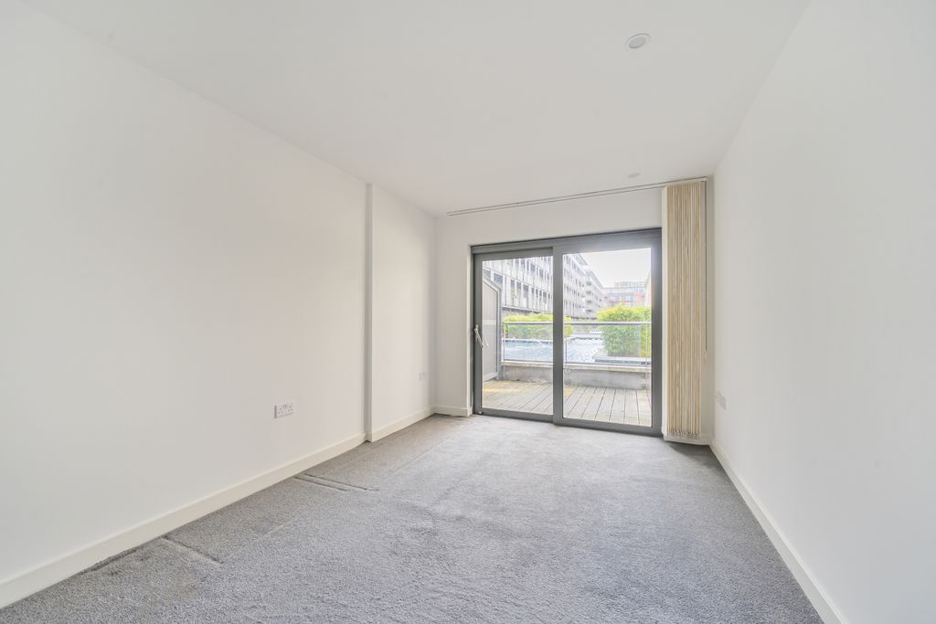 Property photo 3 of 16 Gallery