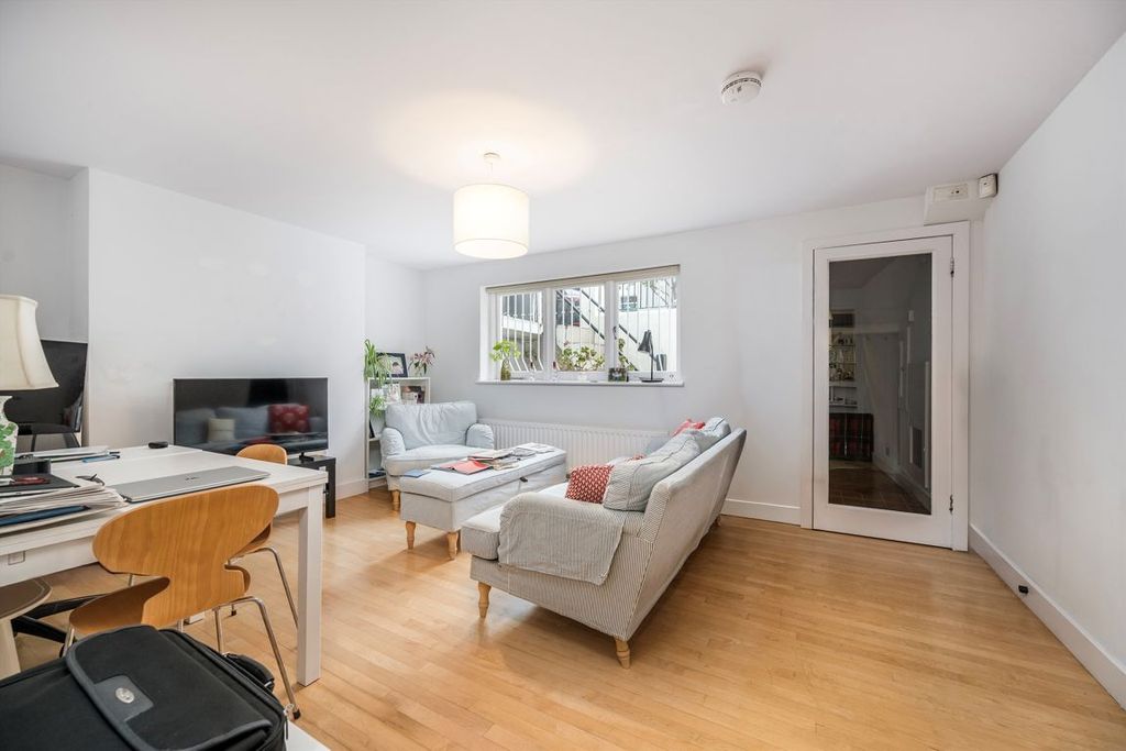 Property photo 2 of 7