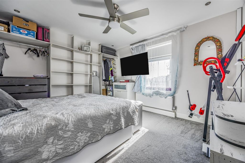 Property photo 3 of 12 62 Childe Square, Portsmouth-Porticomarketing-Sold